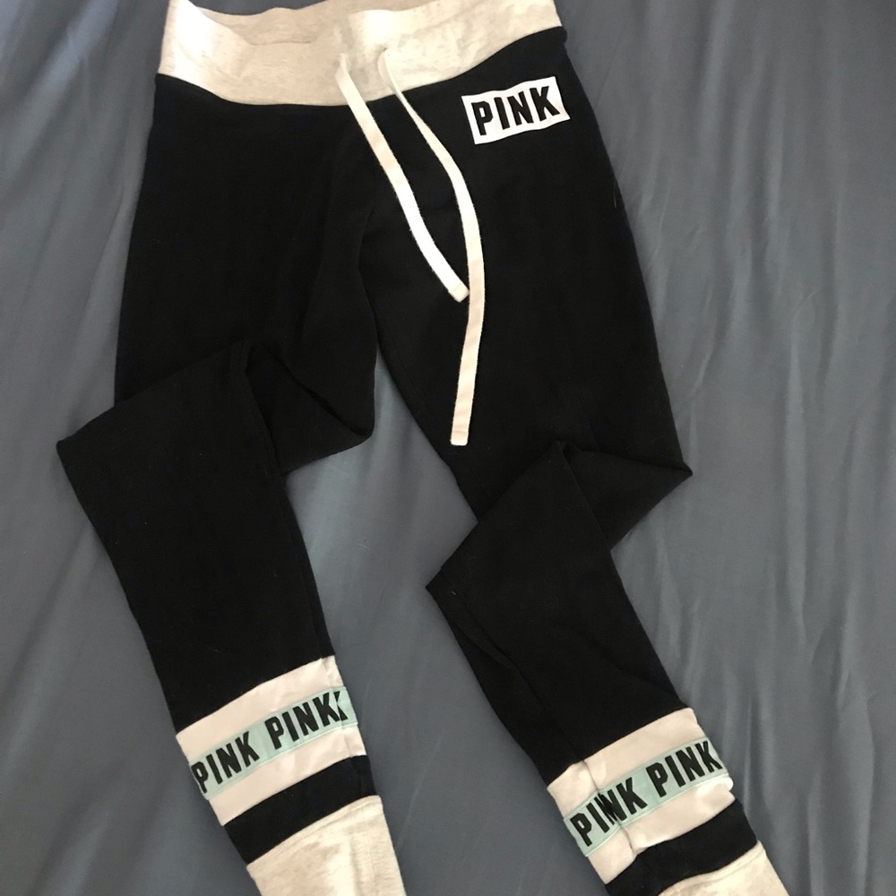 VICTORIA SECRET PINK YOGA PANTS SIZE SMALL